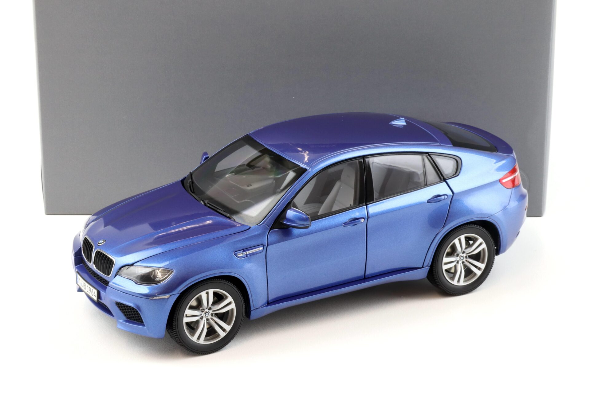 1:18 Kyosho BMW X6 M E71 Monte Carlo blue metallic DEALER VERSION