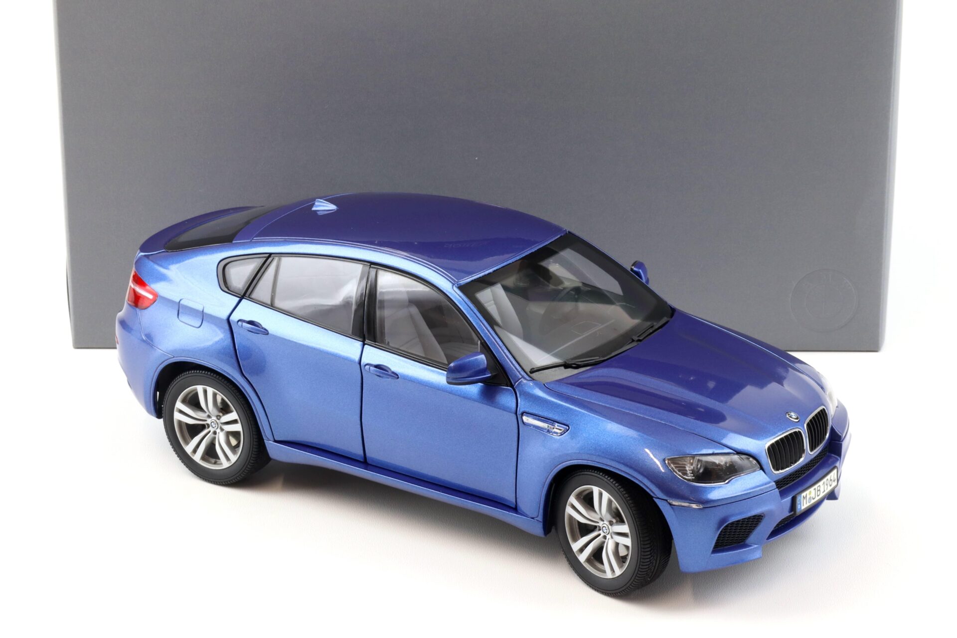 1:18 Kyosho BMW X6 M E71 Monte Carlo blue metallic DEALER VERSION