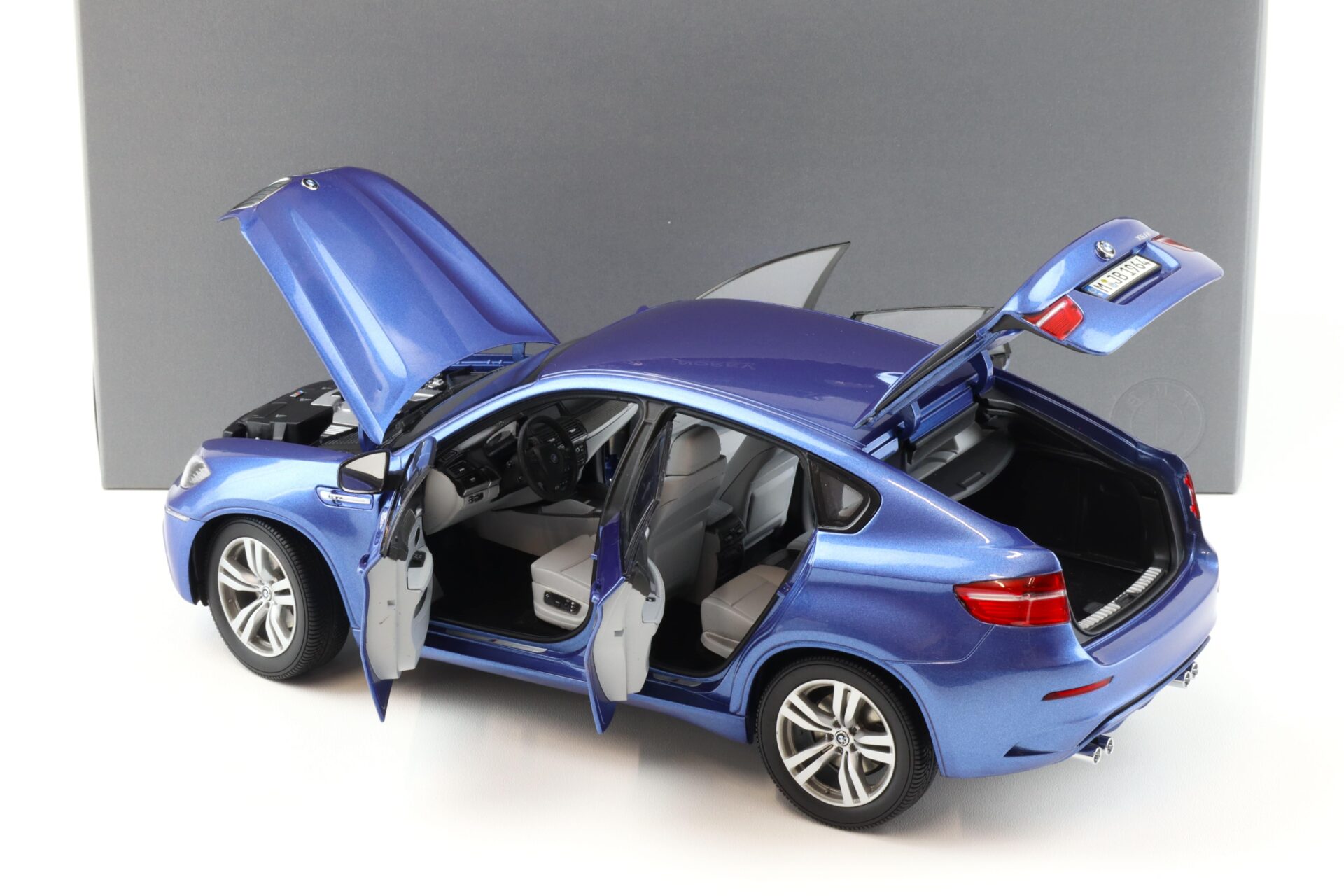 1:18 Kyosho BMW X6 M E71 Monte Carlo blue metallic DEALER VERSION