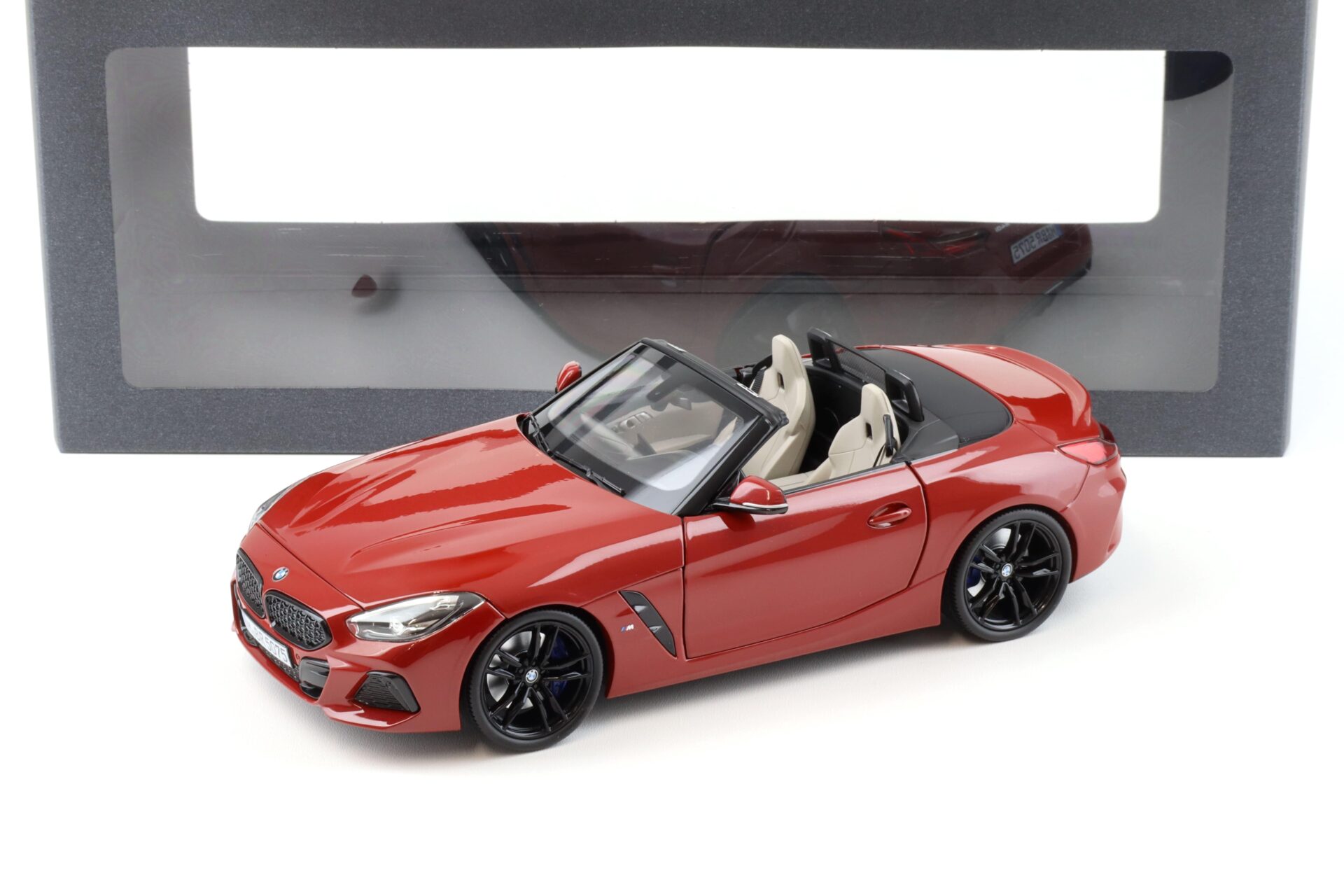 1:18 Norev BMW Z4 M40i Roadster (G29) San Francisco red DEALER VERSION