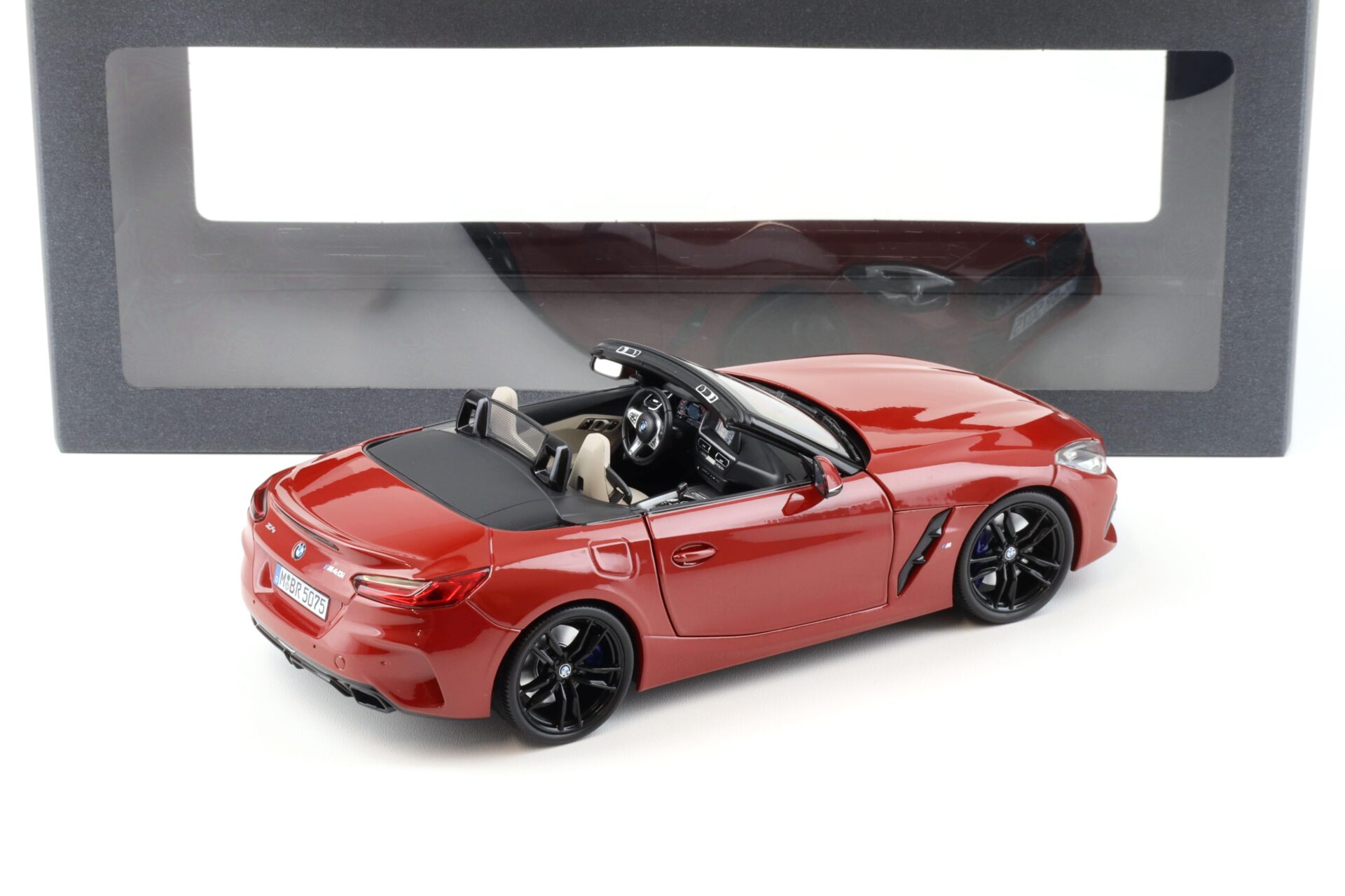1:18 Norev BMW Z4 M40i Roadster (G29) San Francisco red DEALER VERSION