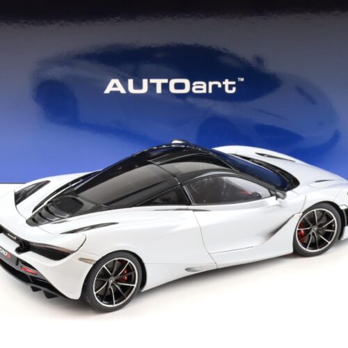1:18 AUTOart McLAREN 720S Coupe 2017 Silica white 76069