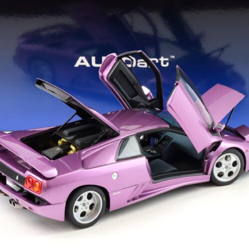 1:18 AUTOart Lamborghini Diablo SE30 JOTA 1995 viola SE30/ metallic purple 79142