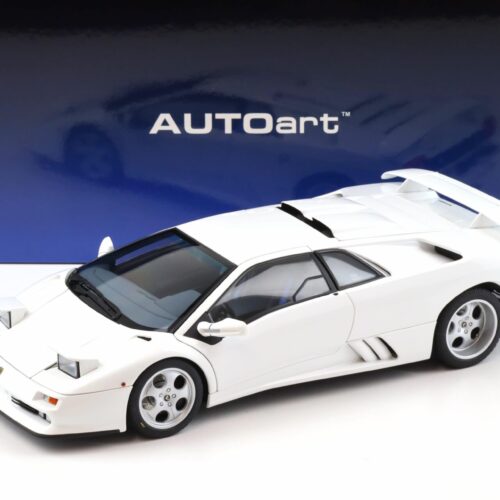 1:18 AUTOart Lamborghini Diablo SE30 JOTA 1995 Impact white 79145