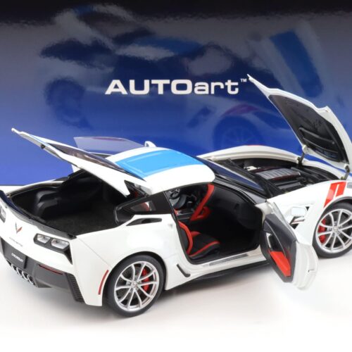 1:18 AUTOart Chevrolet Corvette C7 Grand Sport Arctic white/ blue stripes 71271