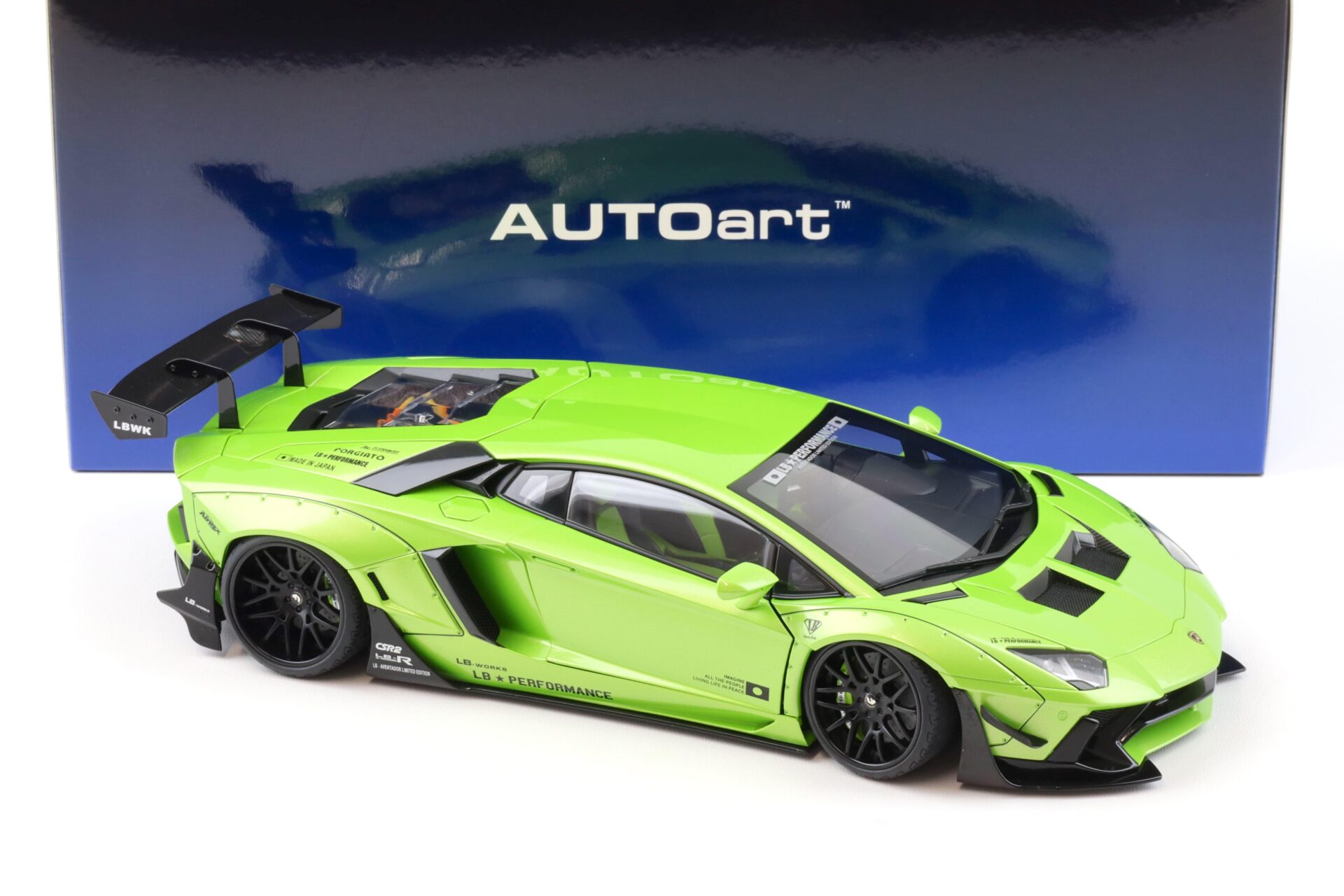 1:18 AUTOart Liberty Walk LB-WORKS Lamborghini Aventador pearl green 79243