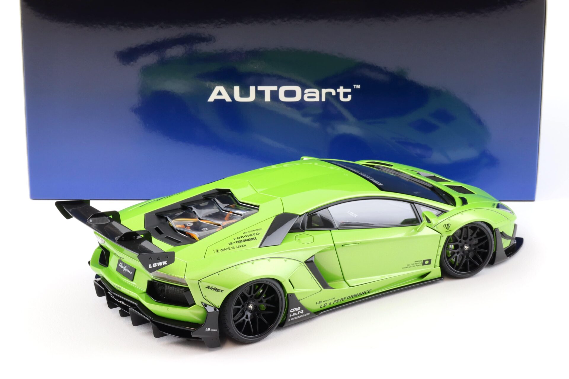 1:18 AUTOart Liberty Walk LB-WORKS Lamborghini Aventador pearl green 79243