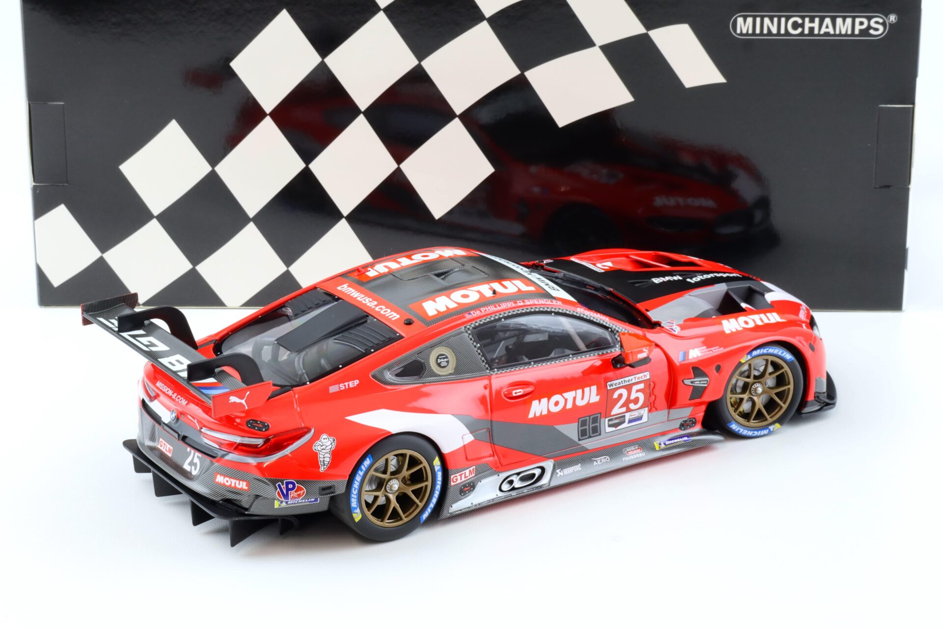1:18 Minichamps BMW M8 GTE RLL Racing Class Winners IMSA Road Atlanta 2020