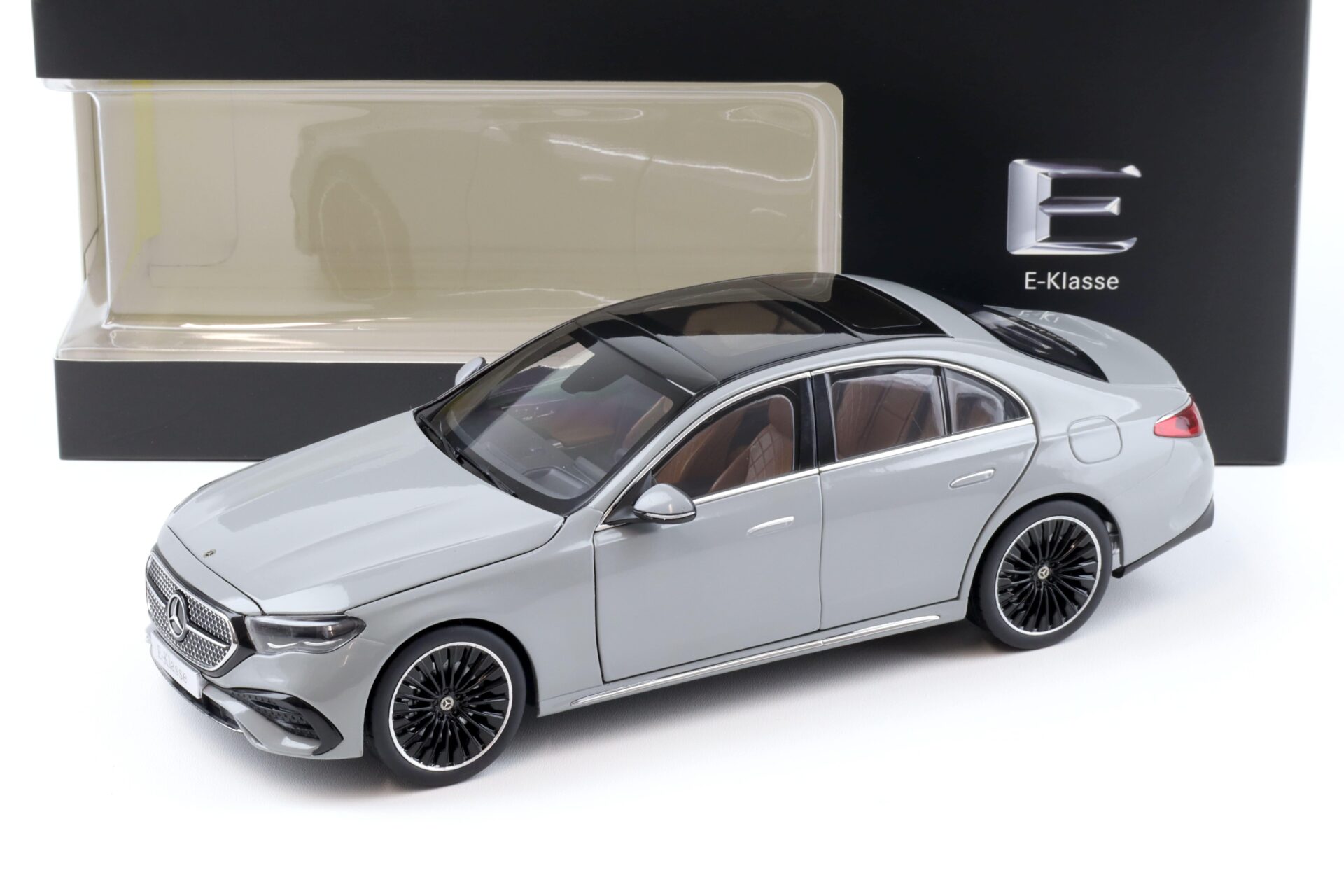 ID 92239 orig 1.jpg 1:18 iScale Mercedes E-Klasse Limousine W214 AMG Line alpine grey solid DEALER VERSION