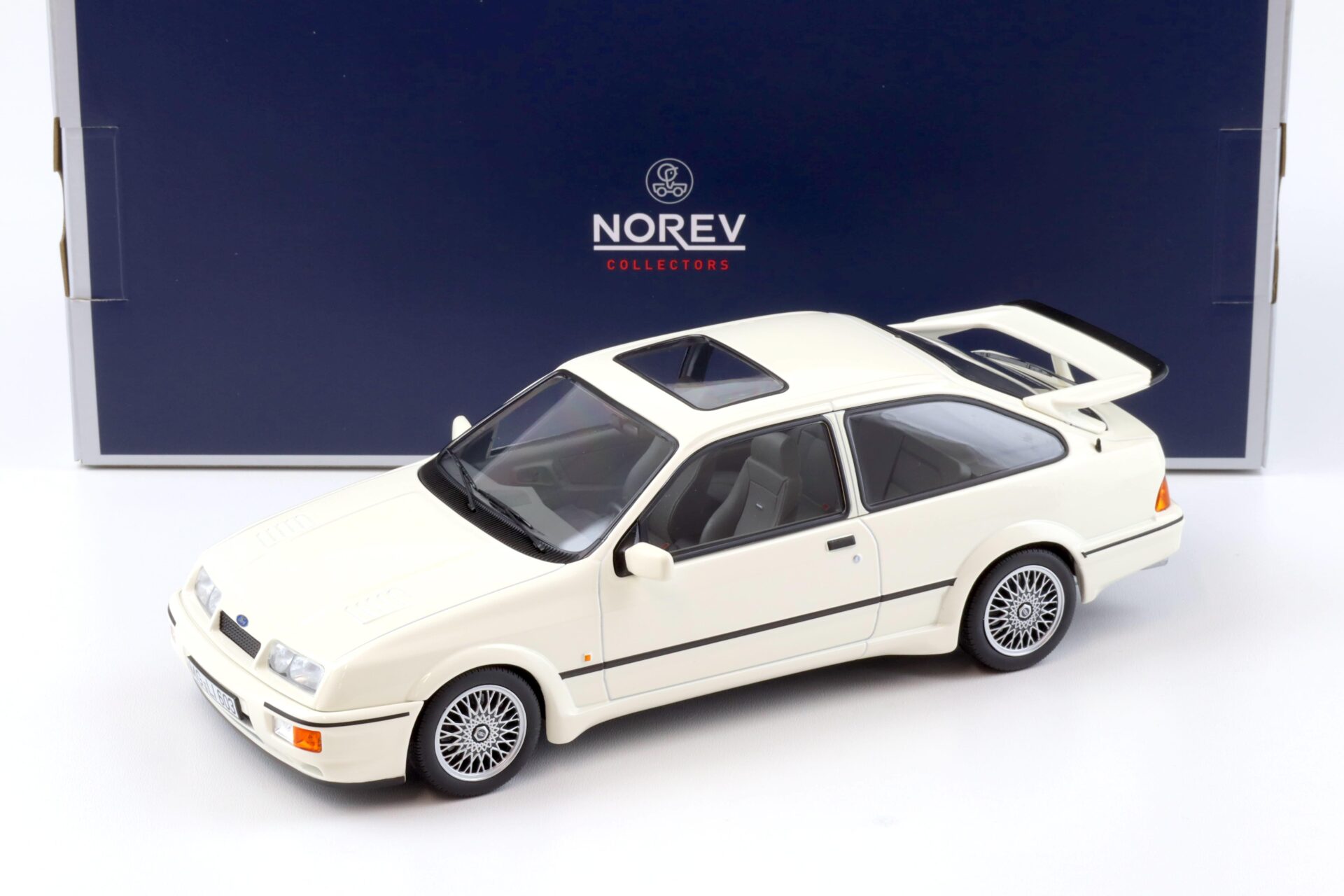 ID 92303 orig 1.jpg 1:18 Norev Ford Sierra RS Cosworth 1986 white 182771