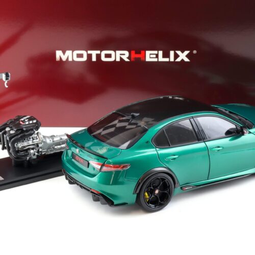 1:18 Motorhelix Alfa Romeo Giulia GTA Montreal green + engine Die-Cast M89002