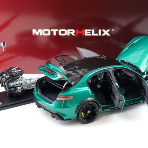 1:18 Motorhelix Alfa Romeo Giulia GTA Montreal green + engine Die-Cast M89002