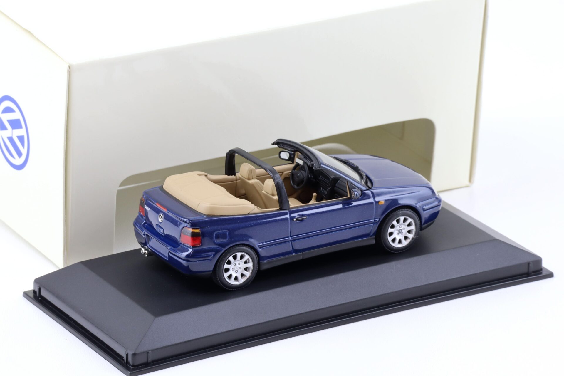 1:43 Minichamps VW Golf IV 4 Cabriolet blue metallic DEALER VERSION