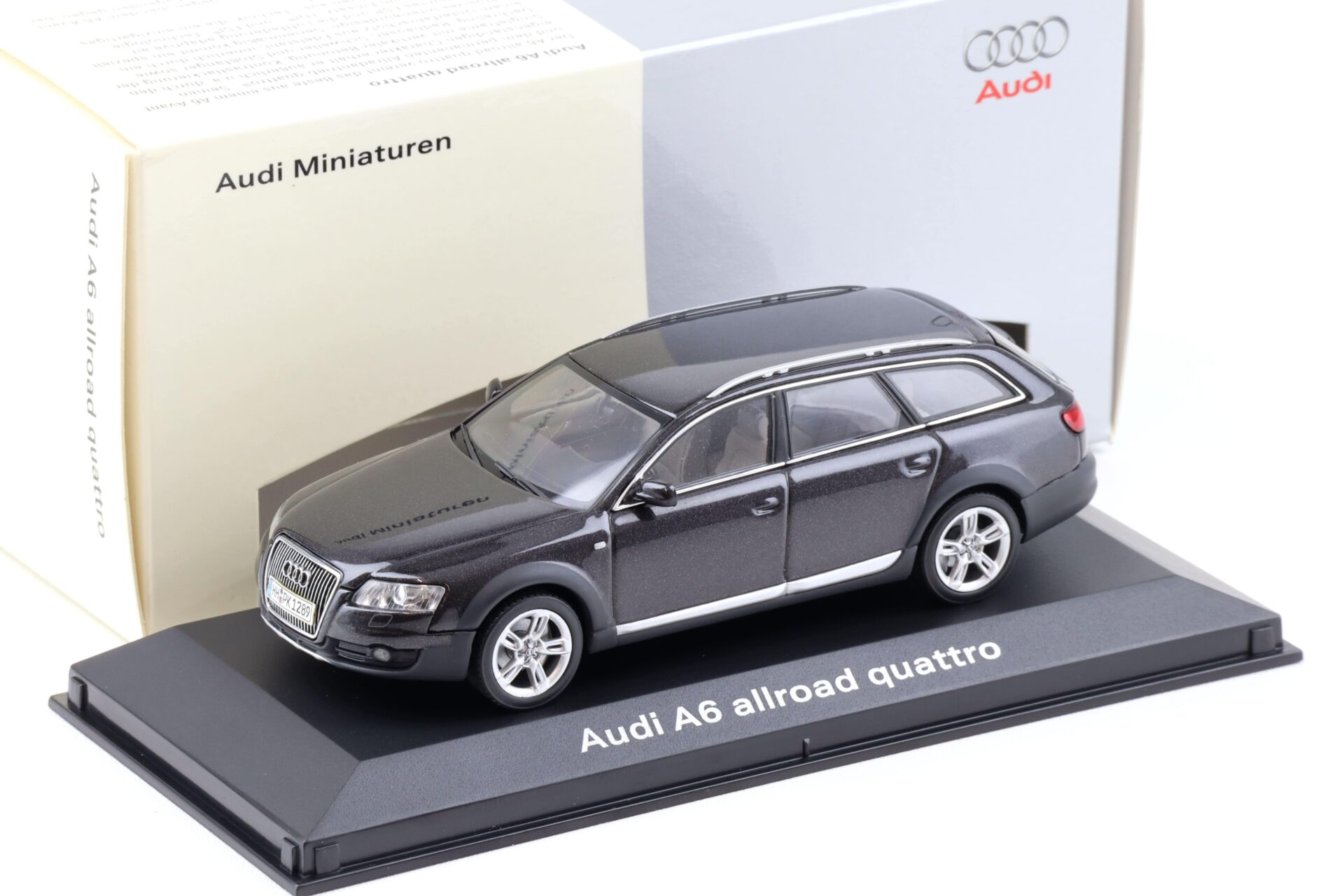 1:43 AUTOart Audi A6 Allroad Quattro C6 black metallic DEALER VERSION