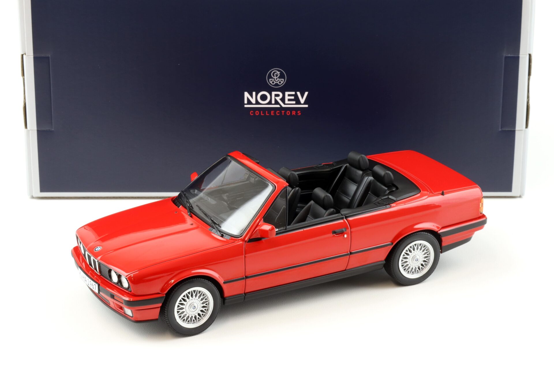 ID 92675 orig 1.jpg 1:18 Norev BMW 318i (E30) Cabriolet red 1991