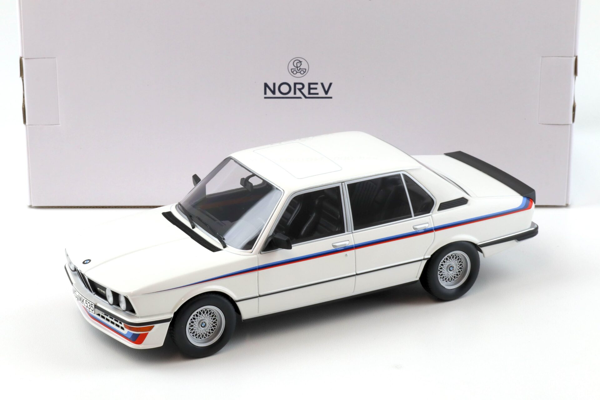1:18 Norev BMW M 535i Limousine E12 white 1980