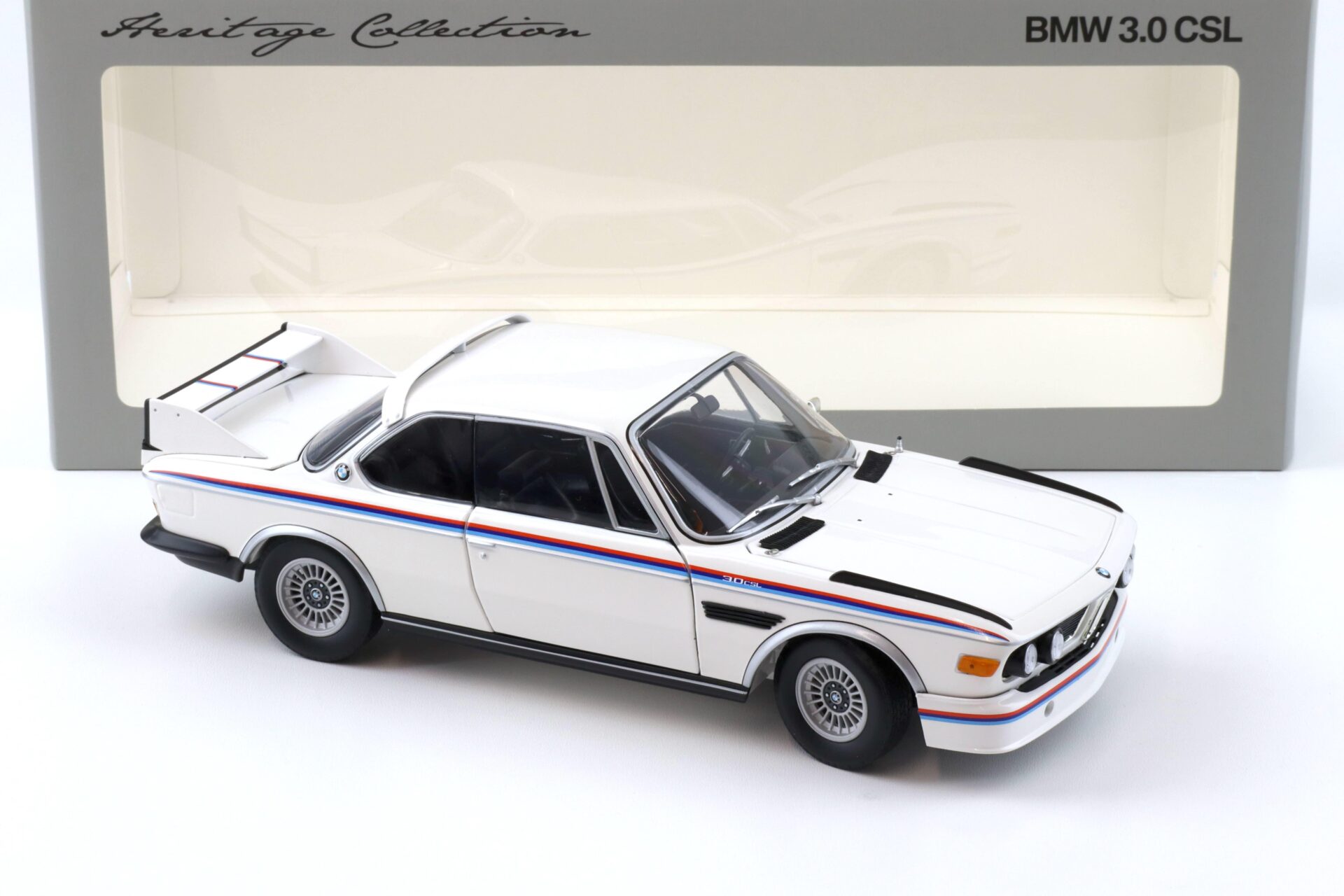 1:18 Minichamps BMW 3.0 CSL Coupe white 1973-1975 Heritage DEALER VERSION
