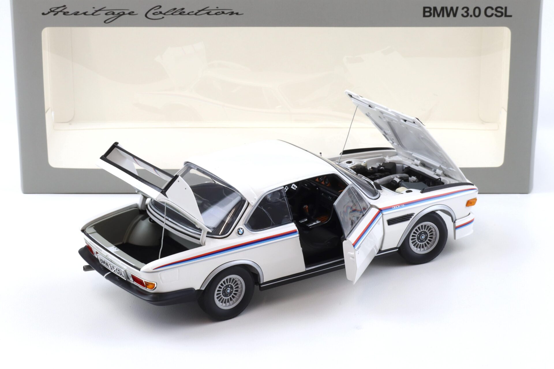 1:18 Minichamps BMW 3.0 CSL Coupe white 1973-1975 Heritage DEALER VERSION