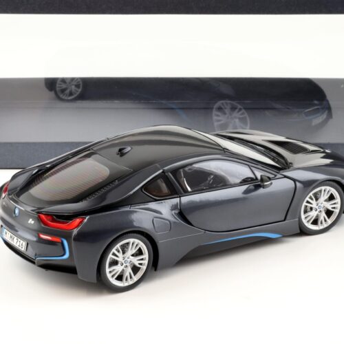 1:18 Paragon 2013 BMW i8 Coupe Sophisto grey metallic DEALER VERSION - Image 3
