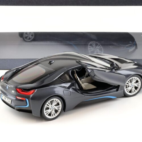 1:18 Paragon 2013 BMW i8 Coupe Sophisto grey metallic DEALER VERSION - Image 4