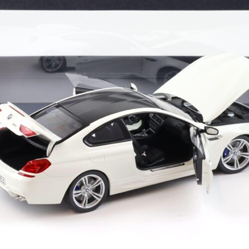 1:18 Paragon 2012 BMW M6 Coupe F13 Alpine white DEALER VERSION
