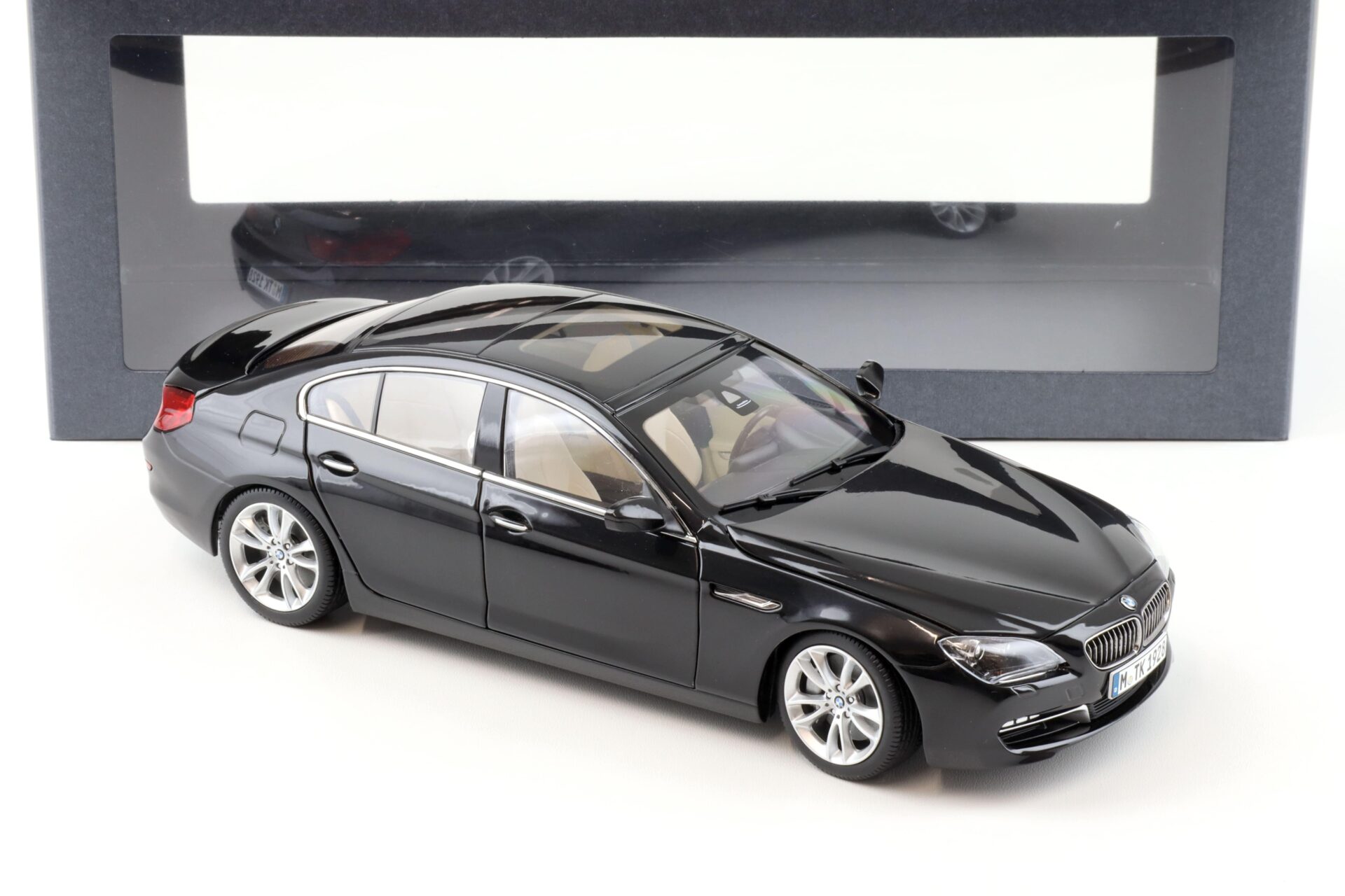1:18 Paragon 2013 BMW 6 Series 650i F06 Gran Coupe black Sapphire DEALER VERSION