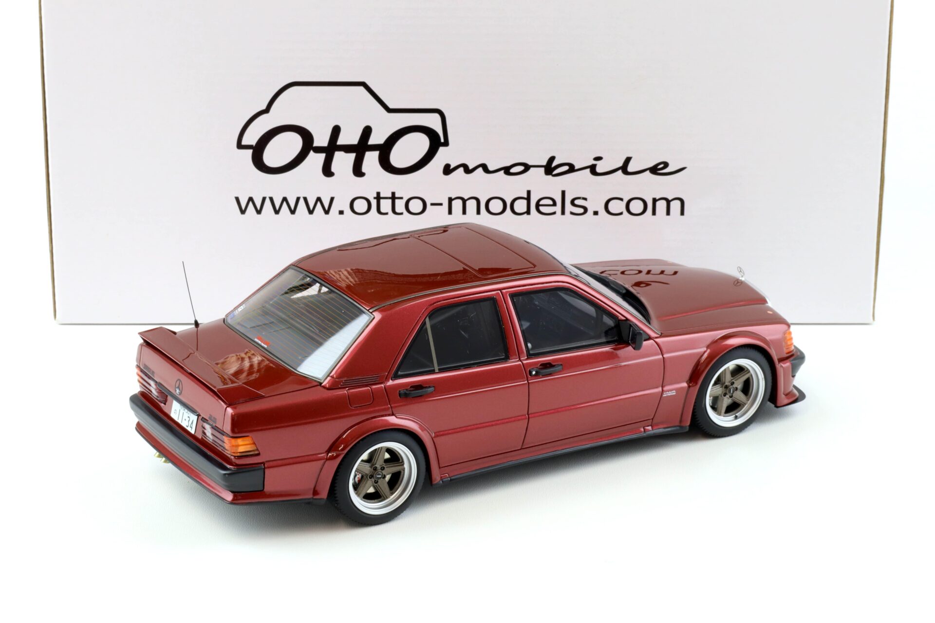 1:18 OTTO mobile OT1083 RAUH WELT Mercedes 190E 2.5-16 Almandine red 2016