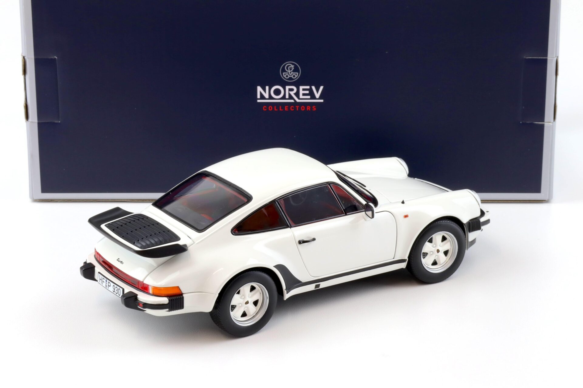 1:18 Norev Porsche 911 Turbo 3.3 Coupe 1977 white blanc