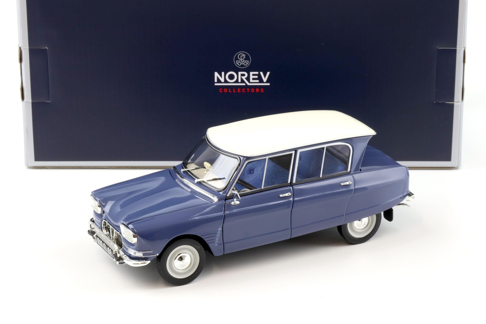 ID 93129 orig.jpg 1:18 Norev Citroen Ami 6 - 1965 Ardoise blue 181537