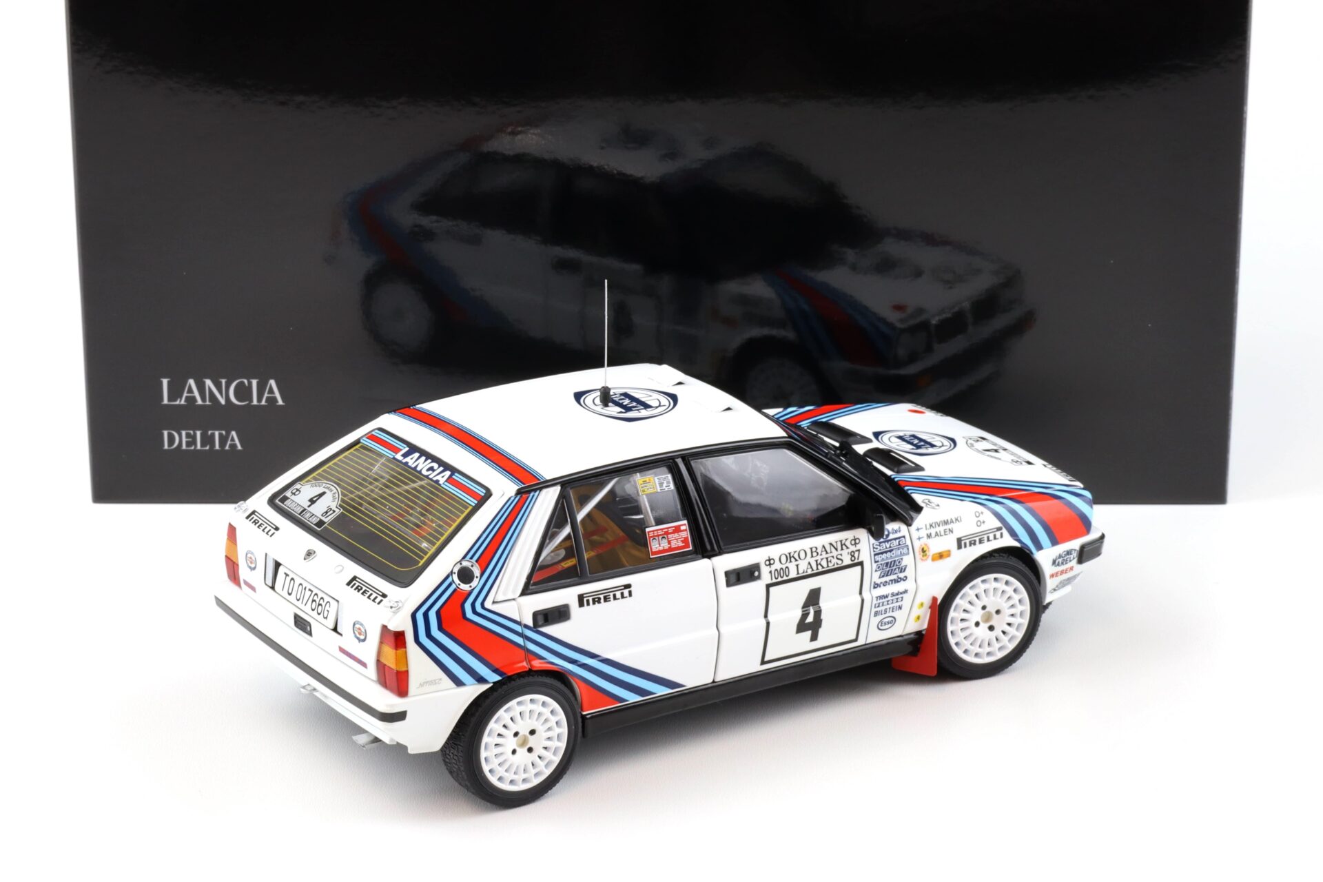 1:18 Kyosho Lancia Delta HF 4WD 1987 Rallye 1000 Lakes #4 Alen/ Kivimaki 08960B
