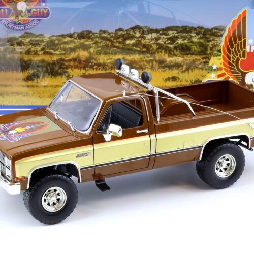1:18 Greenlight 1982 GMC K-2500 Sierra Grande Wideside FALL GUY Stuntman Association