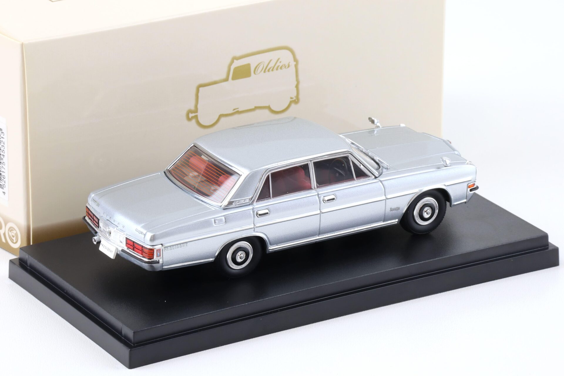 1:43 Ebbro Nissan President 252 Limousine silver metallic