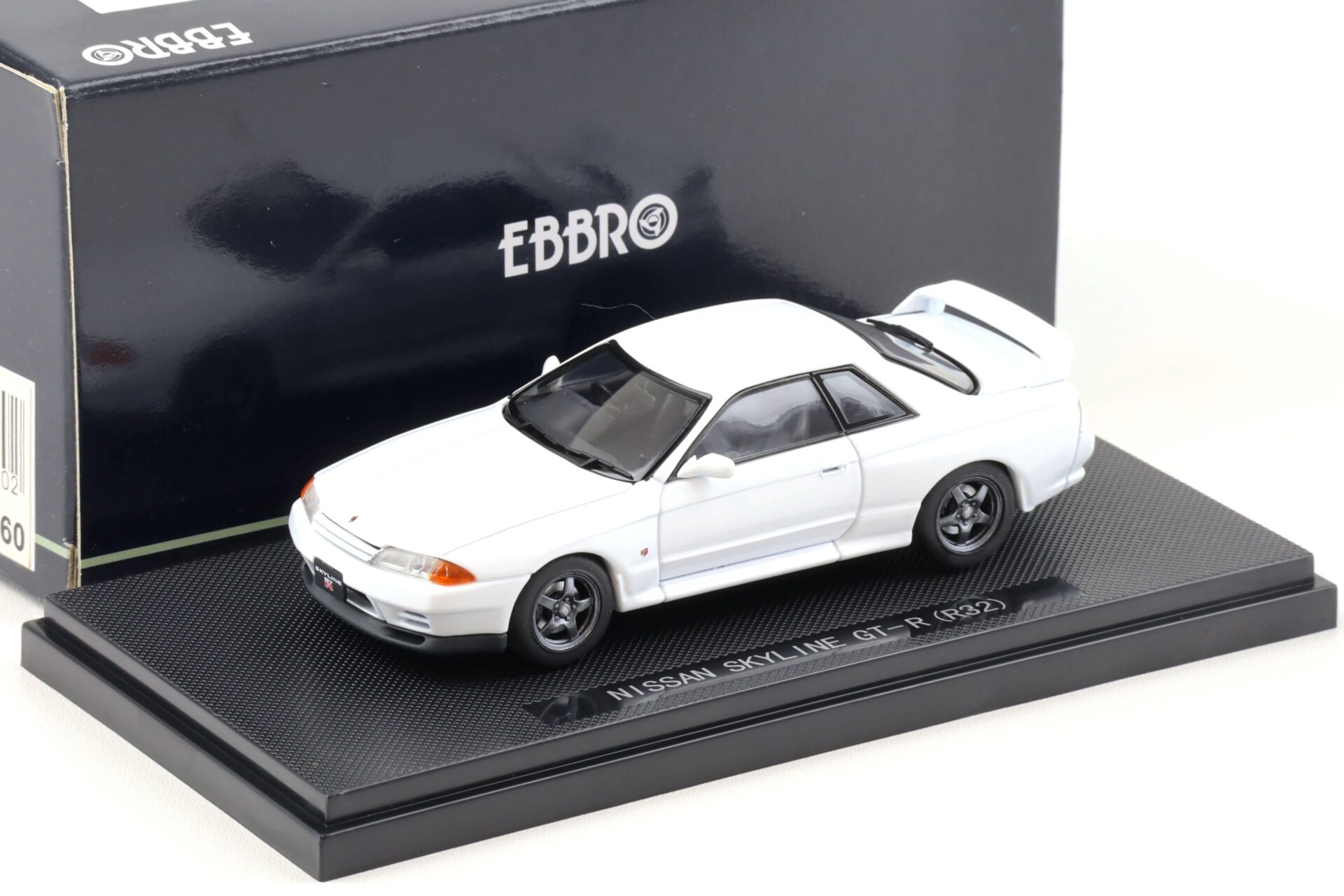 1:43 Ebbro Nissan Skyline GT-R R32 Coupe white 1989