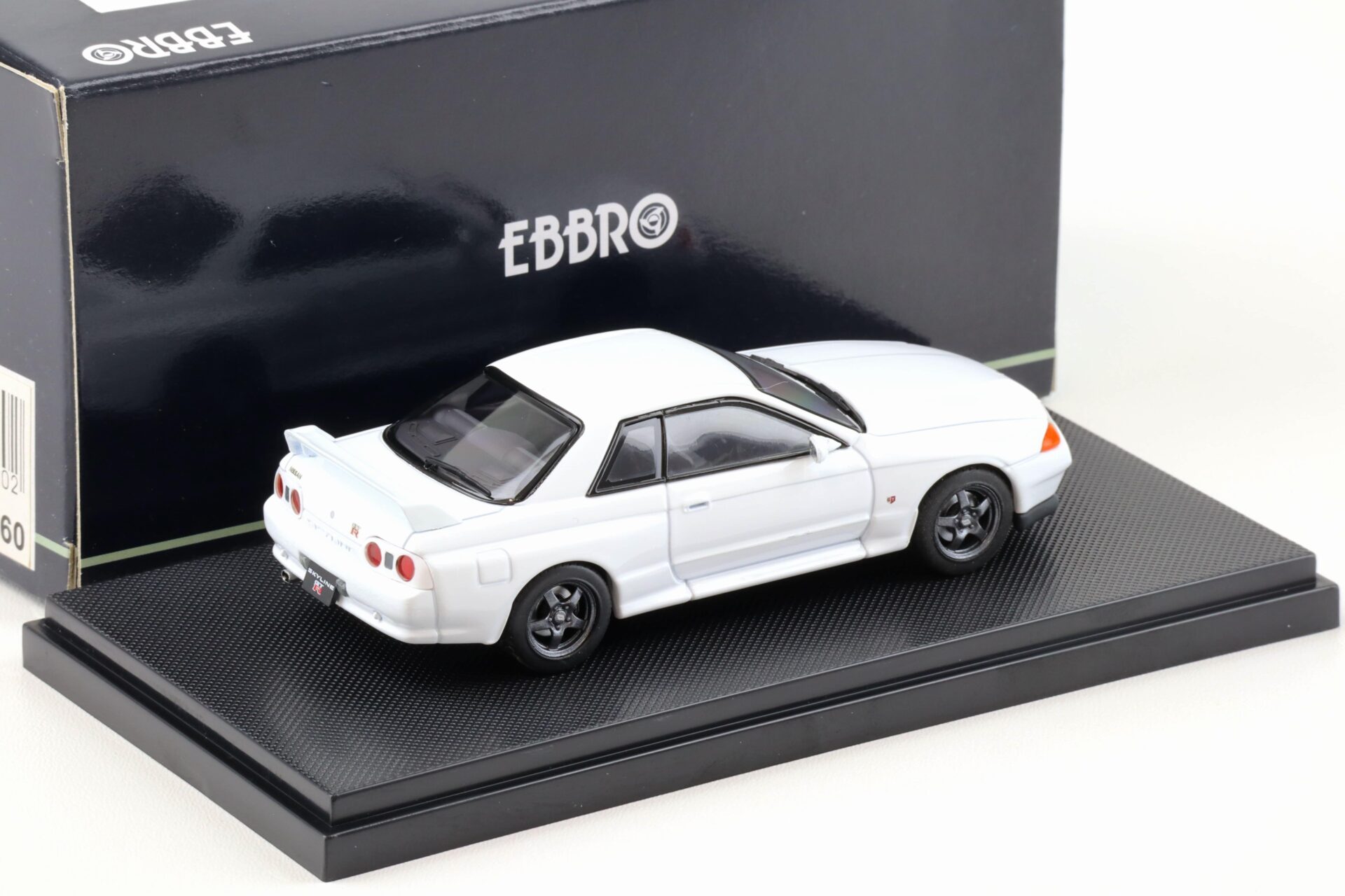 1:43 Ebbro Nissan Skyline GT-R R32 Coupe white 1989