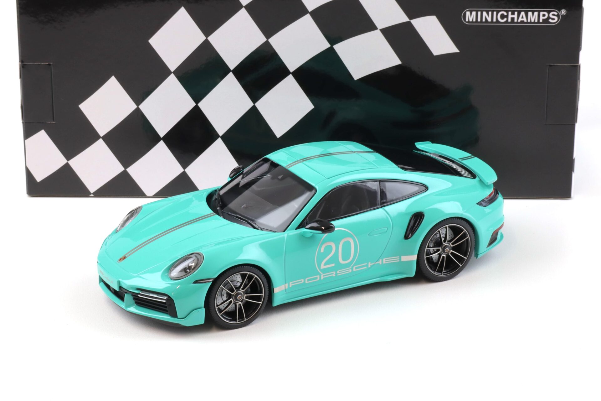 ID 94289 orig.jpg 1:18 Minichamps Porsche 911 (992) Turbo S Coupe Sport Design 2021 mint green