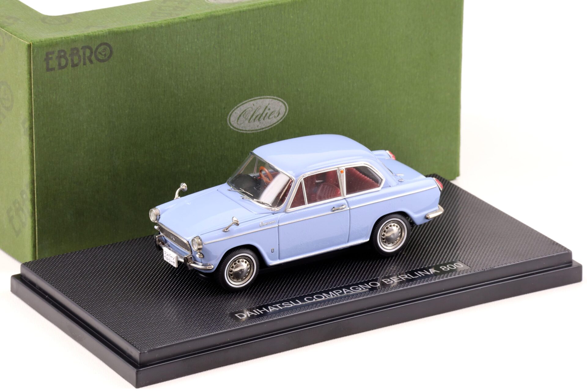 1:43 Ebbro Daihatsu Compagno Berlina 800 blue 1963