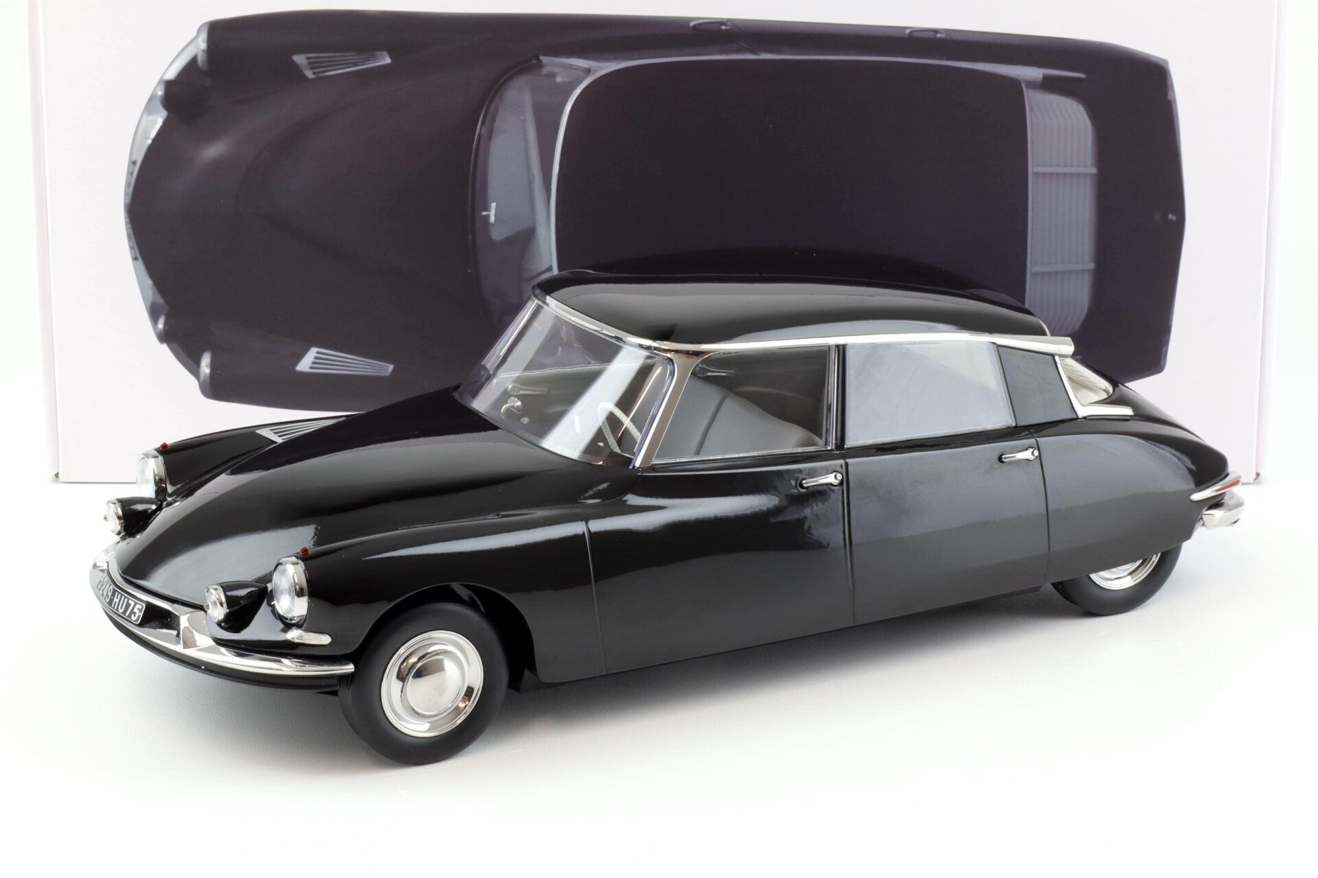 ID 94539 orig.jpg 1:12 Norev Citroen DS 19 Black De Gaulle 1962 - Limited 250 pcs.