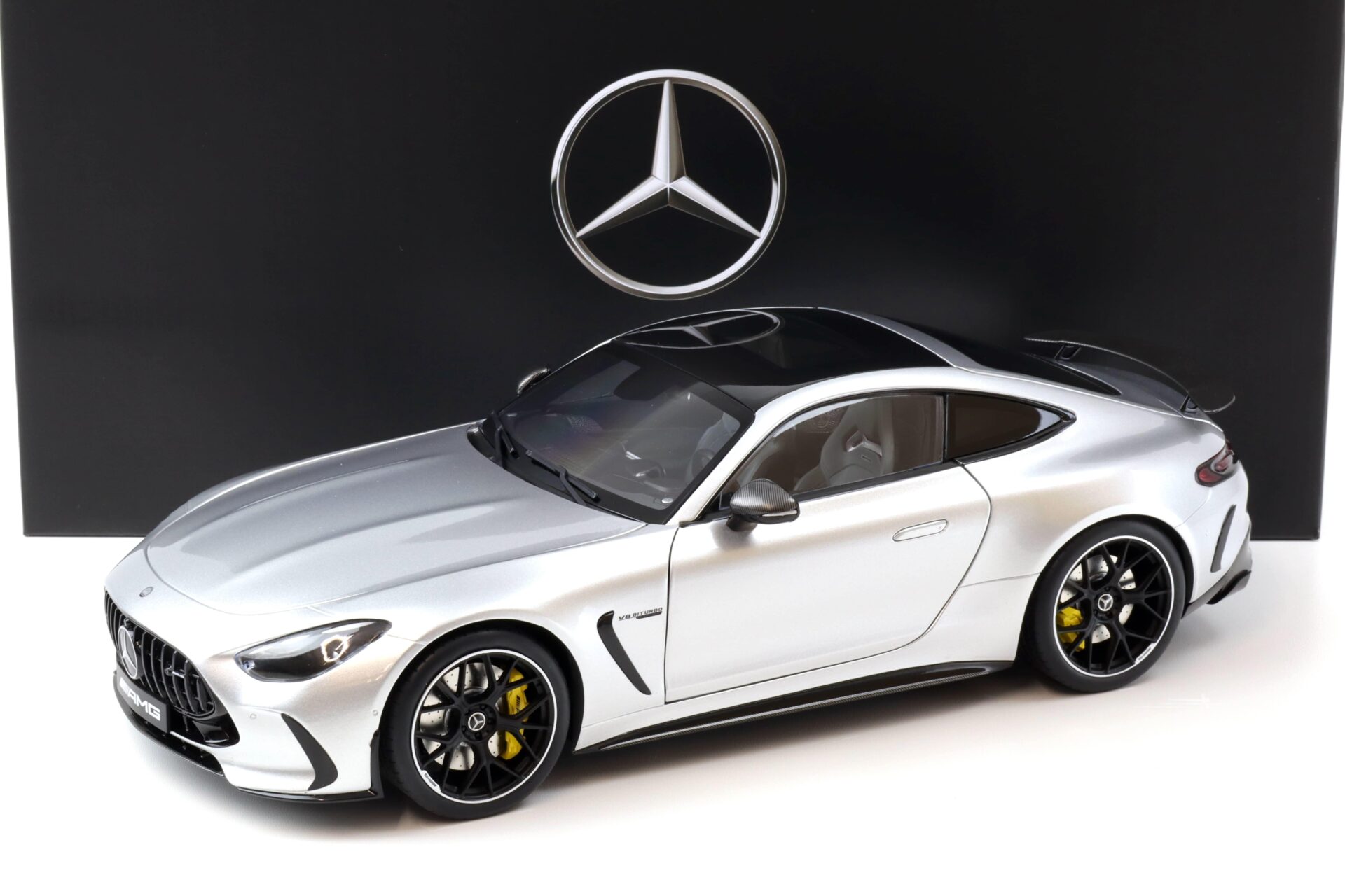 1:12 NZG Mercedes AMG GT 63 4Matic C192 Hightech-silver AERO DEALER VERSION
