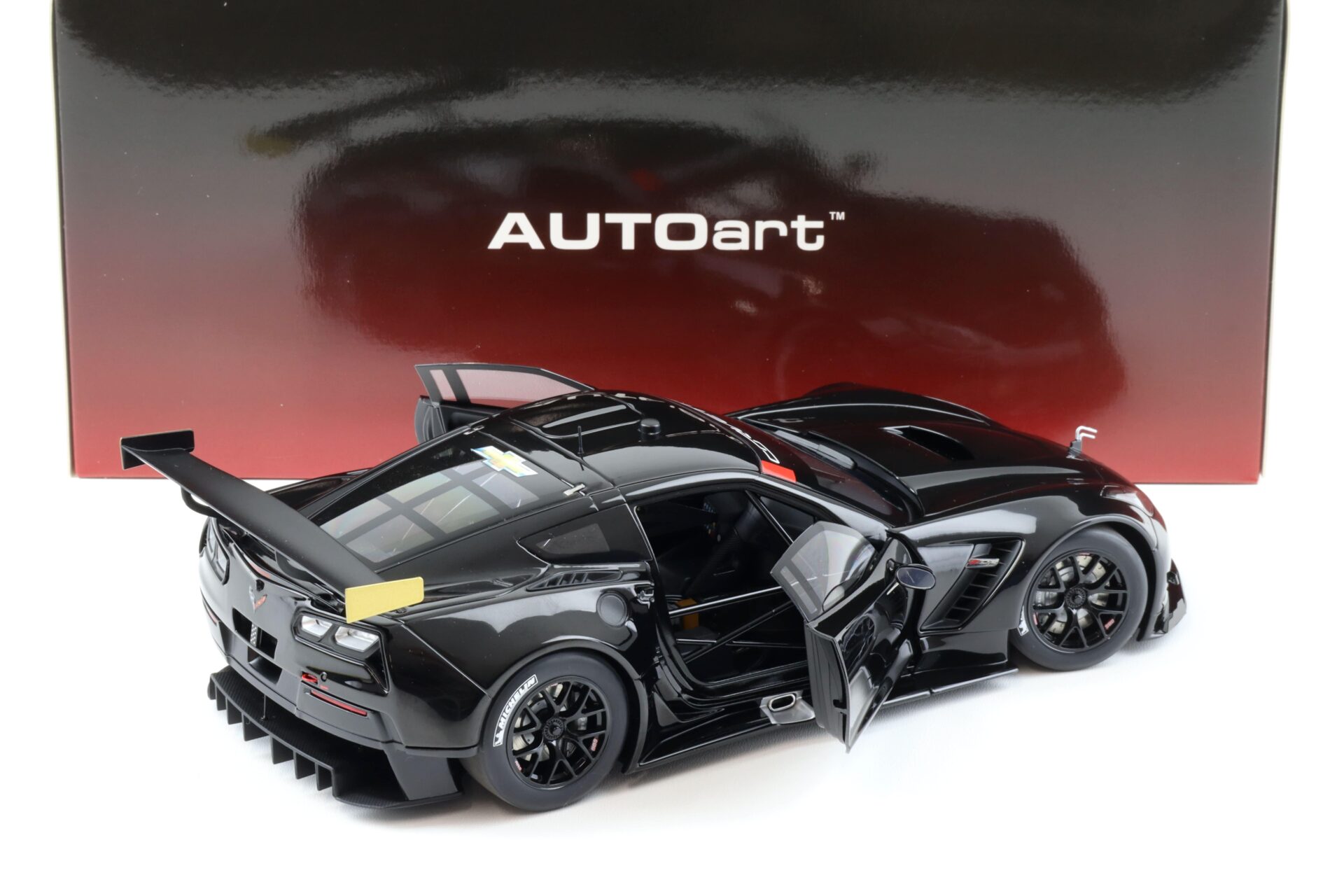 1:18 AUTOart Chevrolet Corvette C7.R Plain Body Version Glossy black 81651