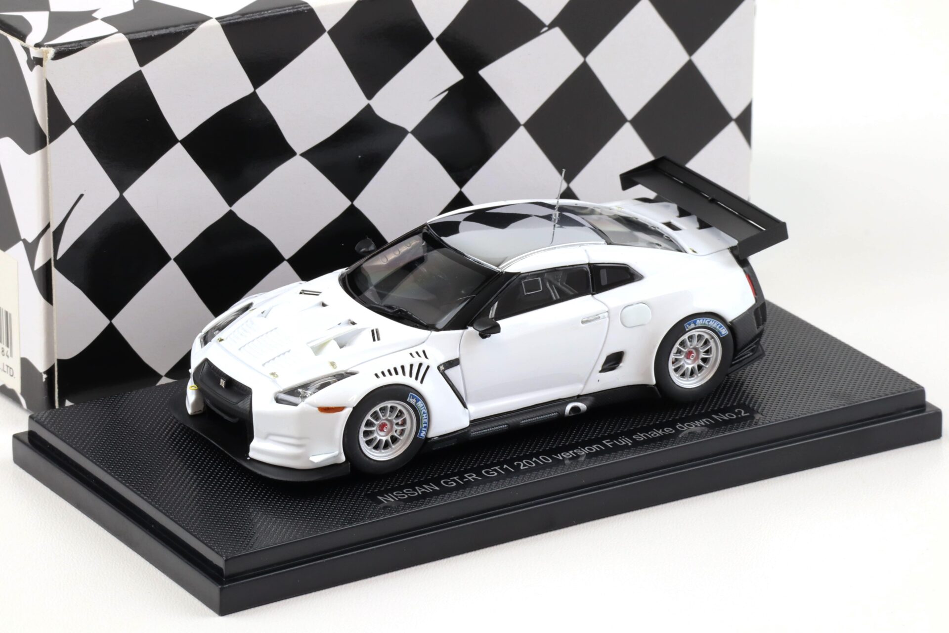 1:43 Ebbro Nissan GT-R GT1 2010 Fuji shake down #2 plain white