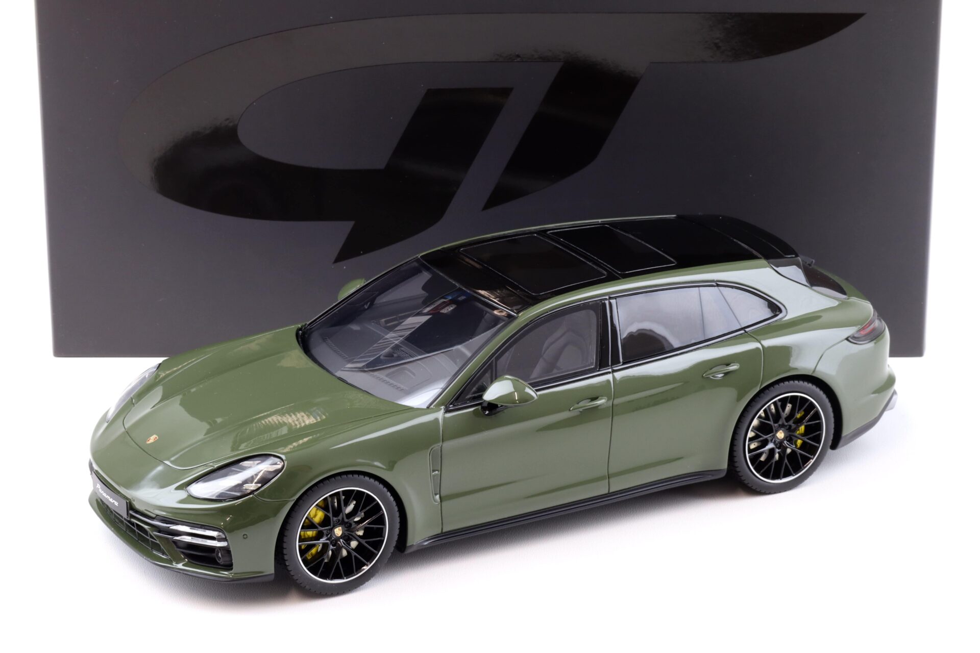 1:18 GT Spirit GT447 Porsche Panamera Turbo S Sport Turismo Nato olive 2021