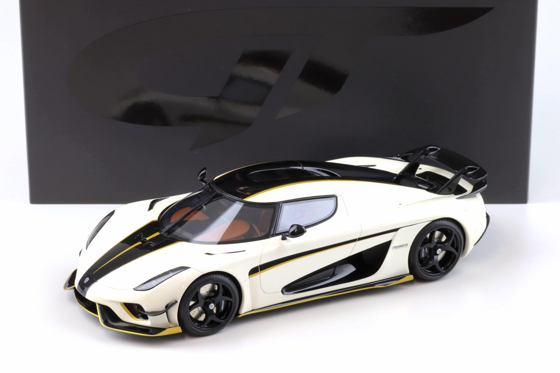 1:18 GT Spirit GT913 Koenigsegg Regera World Record Crystal white 2023