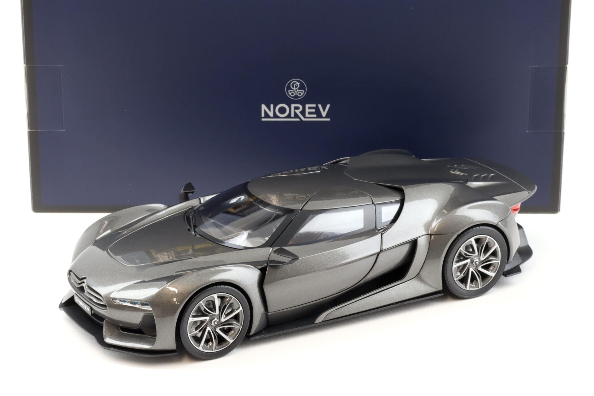 1:18 Norev GT by Citroen Concept Car 2008 grey metallic - Limited 200 pcs.