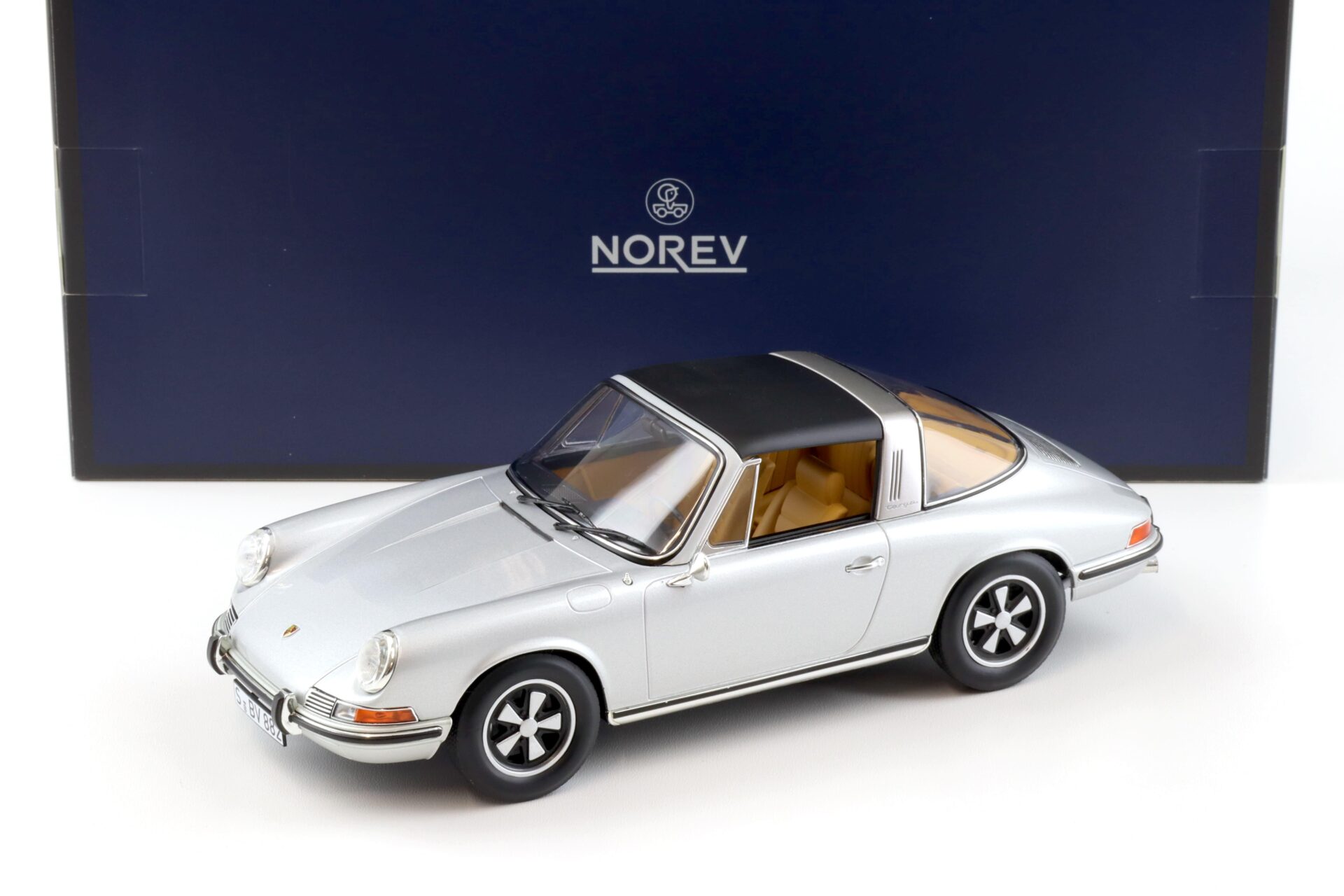 1:18 Norev Porsche 911 E Targa 1969 silver metallic - Limited 400 pcs.