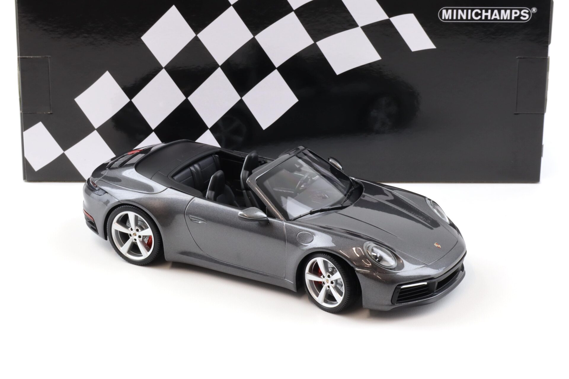 1:18 Minichamps Porsche 911 (992) Carrera 4S Cabriolet 2019 grey metallic