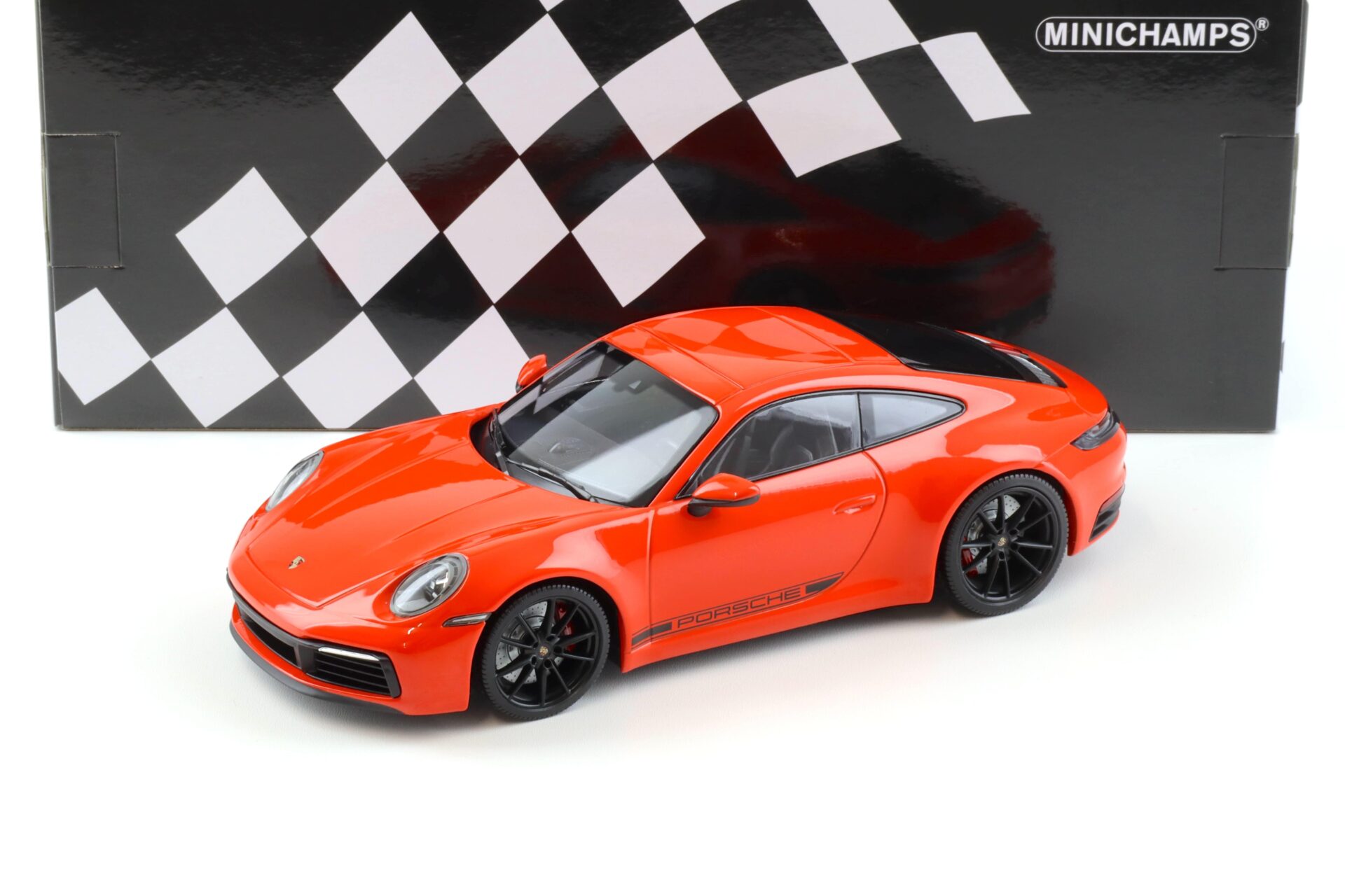 1:18 Minichamps Porsche 911 (992) Carrera 4S Coupe 2019 orange/ black