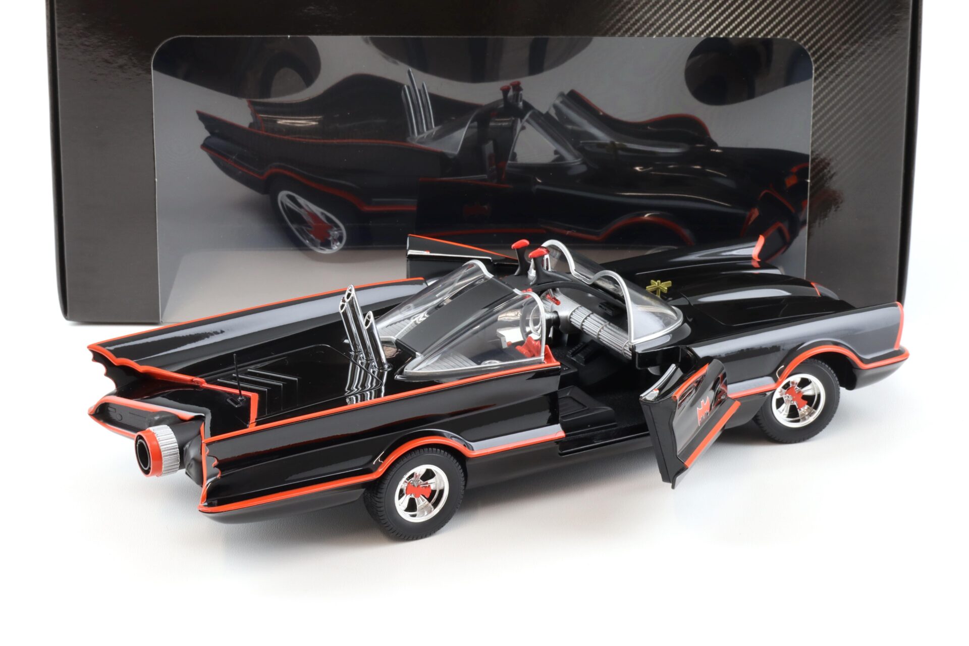 1:18 Hot Wheels BATMAN 1966 Classic TV Series Batmobile black W1171