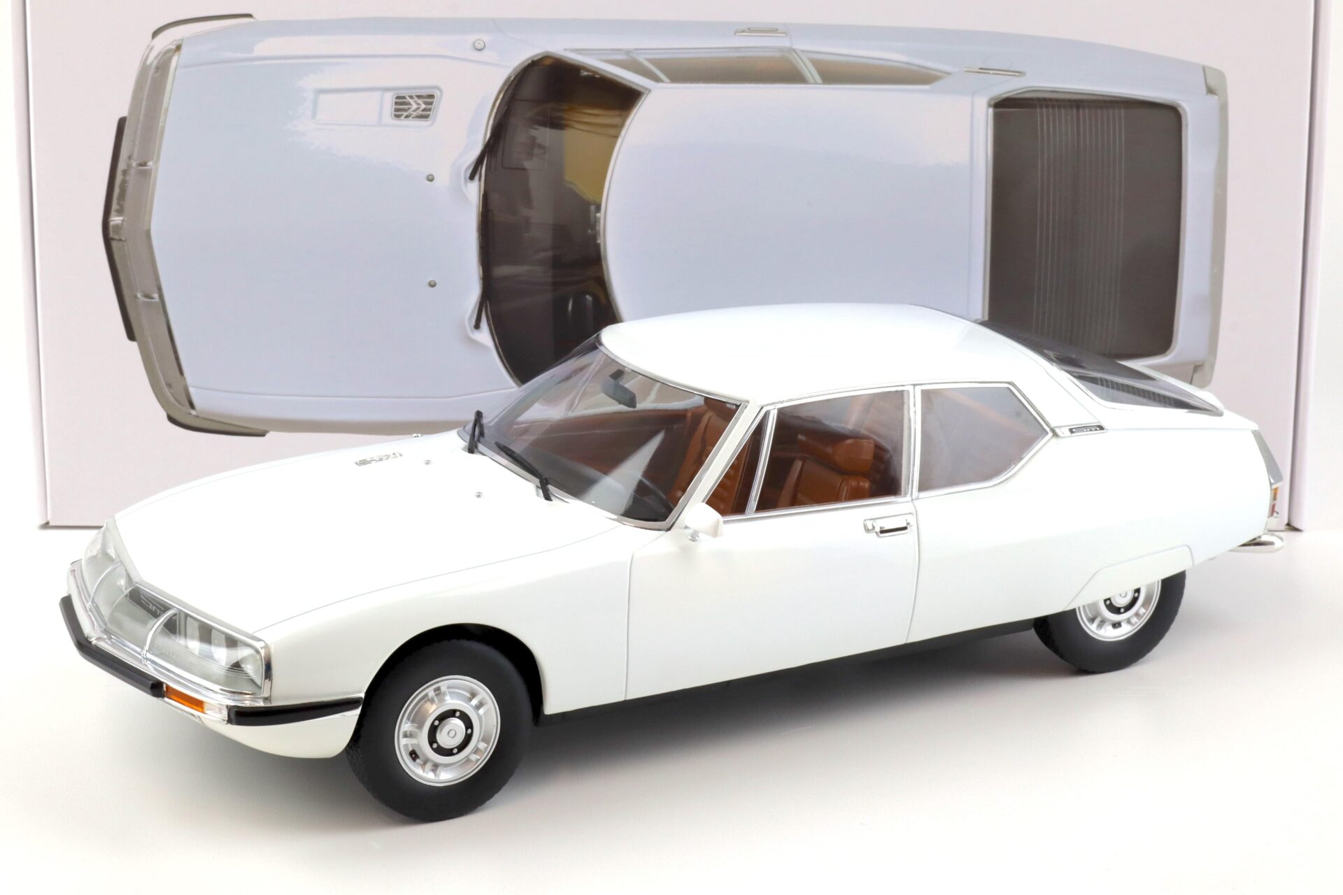 1:12 Norev Citroen SM 1970 white Genove Presentation Version 121701