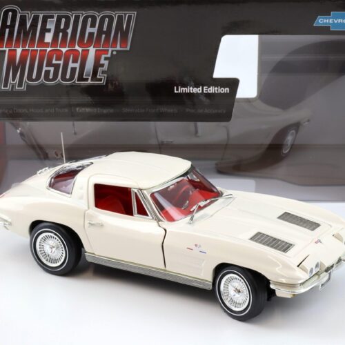 1:18 Auto World 1963 Chevrolet Corvette Z06 Coupe MCACN white - Image 2