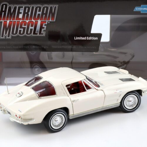 1:18 Auto World 1963 Chevrolet Corvette Z06 Coupe MCACN white - Image 3